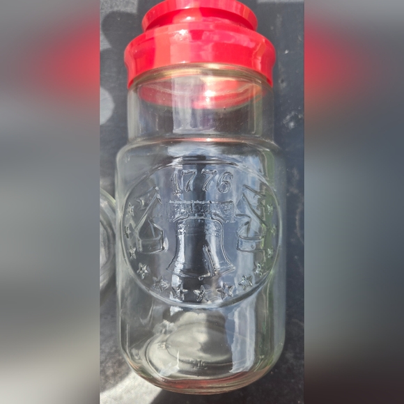 VTG Anchor Hocking Liberty Bell and American flag jars with lids, 1970s - Picture 3 of 5